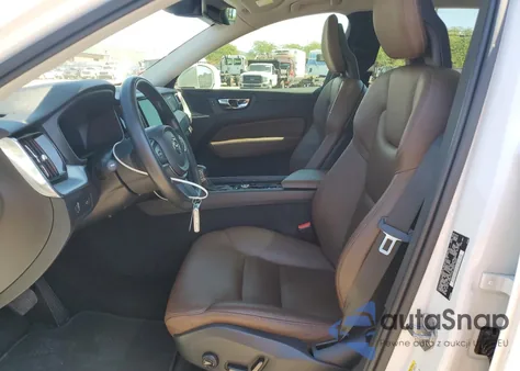 2018 Volvo Xc60 T5 Momentum from USA, damaged, VIN YV4102RK2J1062707